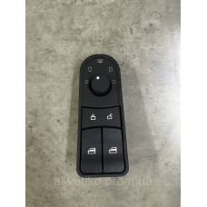 Блок управления стеклоподъемником (левый) HOWO А7 WG1664331061/1