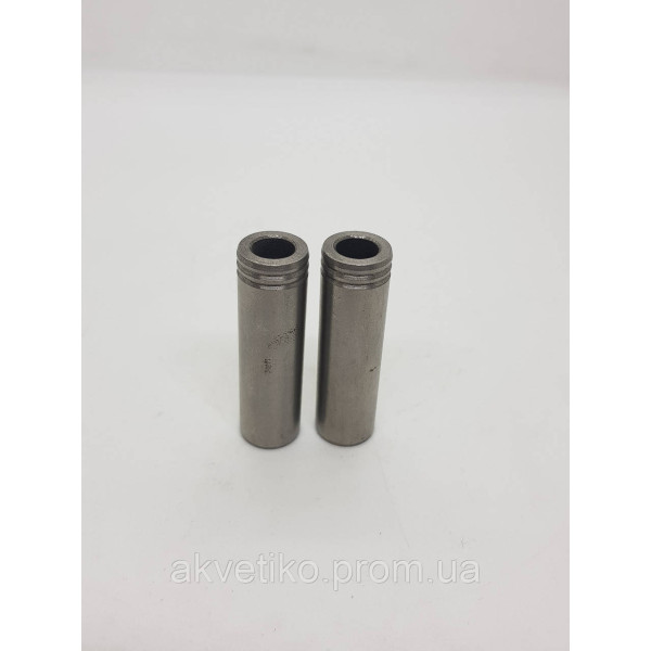 Направочная втулка впускного клапана Deutz TD226B, WP6 12189512 / 13026871